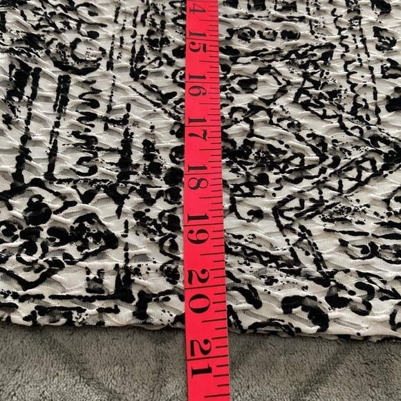 Coldwater Creel black and white top size M - Picture 4 of 6